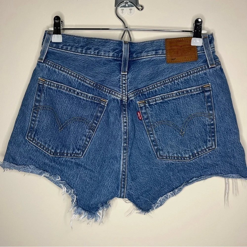 LEVI’S 501 Distressed Light Wash Blue Jean High Waisted Cutoff Summer Shorts
